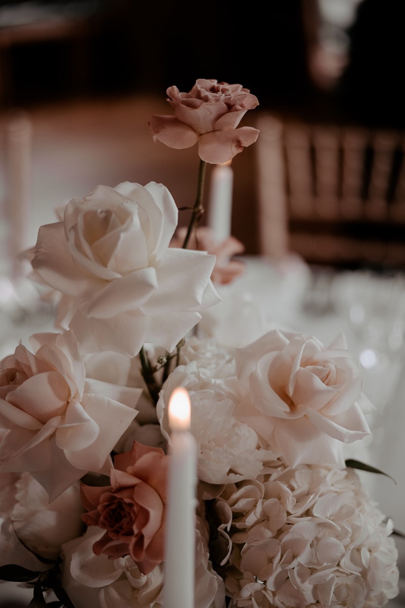 Wedding floral design photograph 18