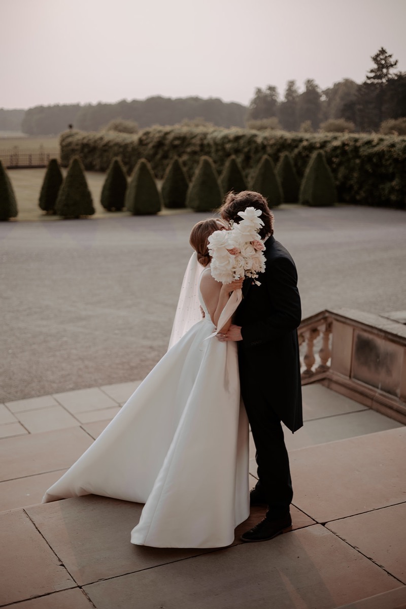 Wedding floral design photograph 14