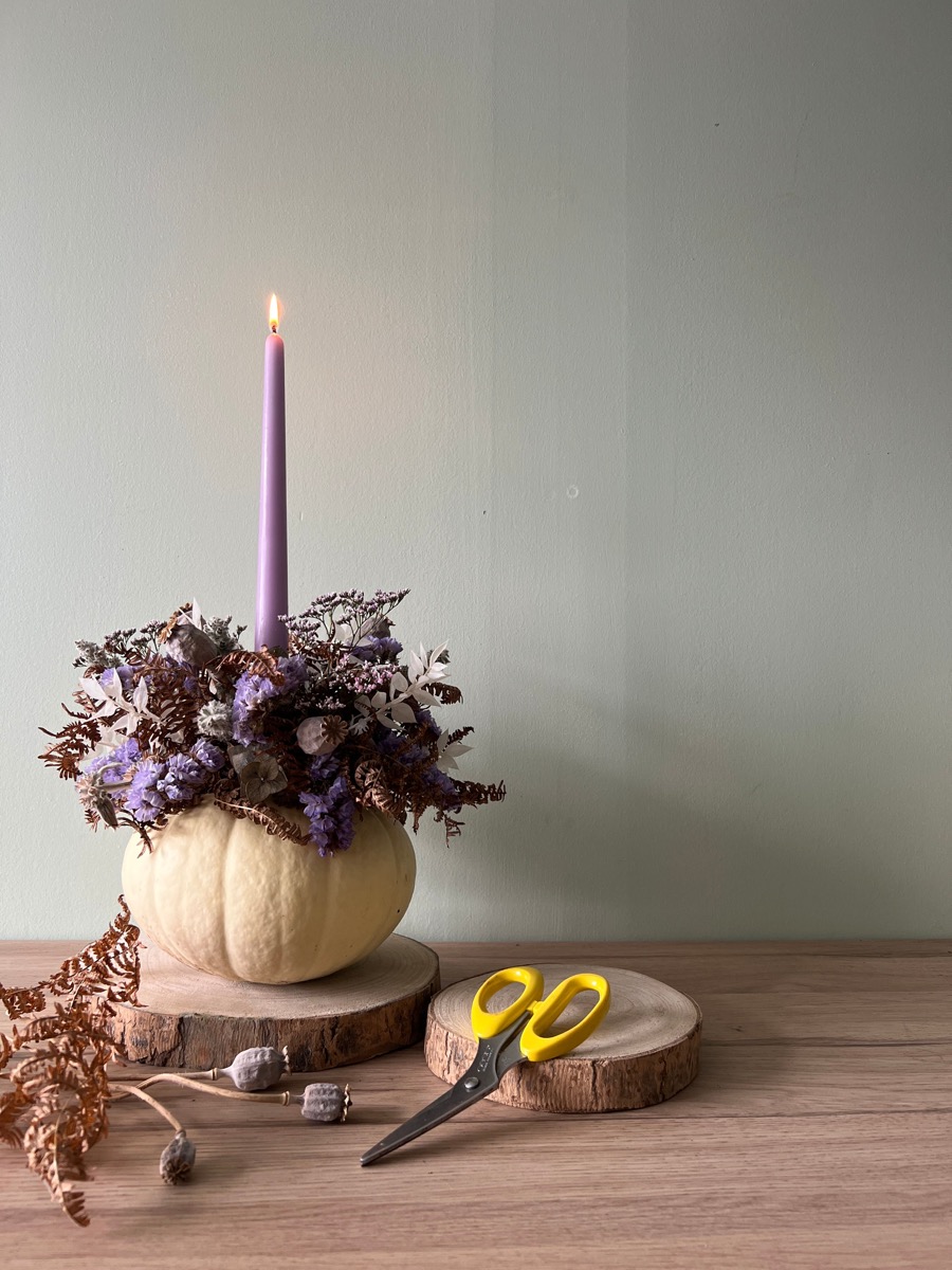 Autumn pumpkin floristry workshop arrangement
