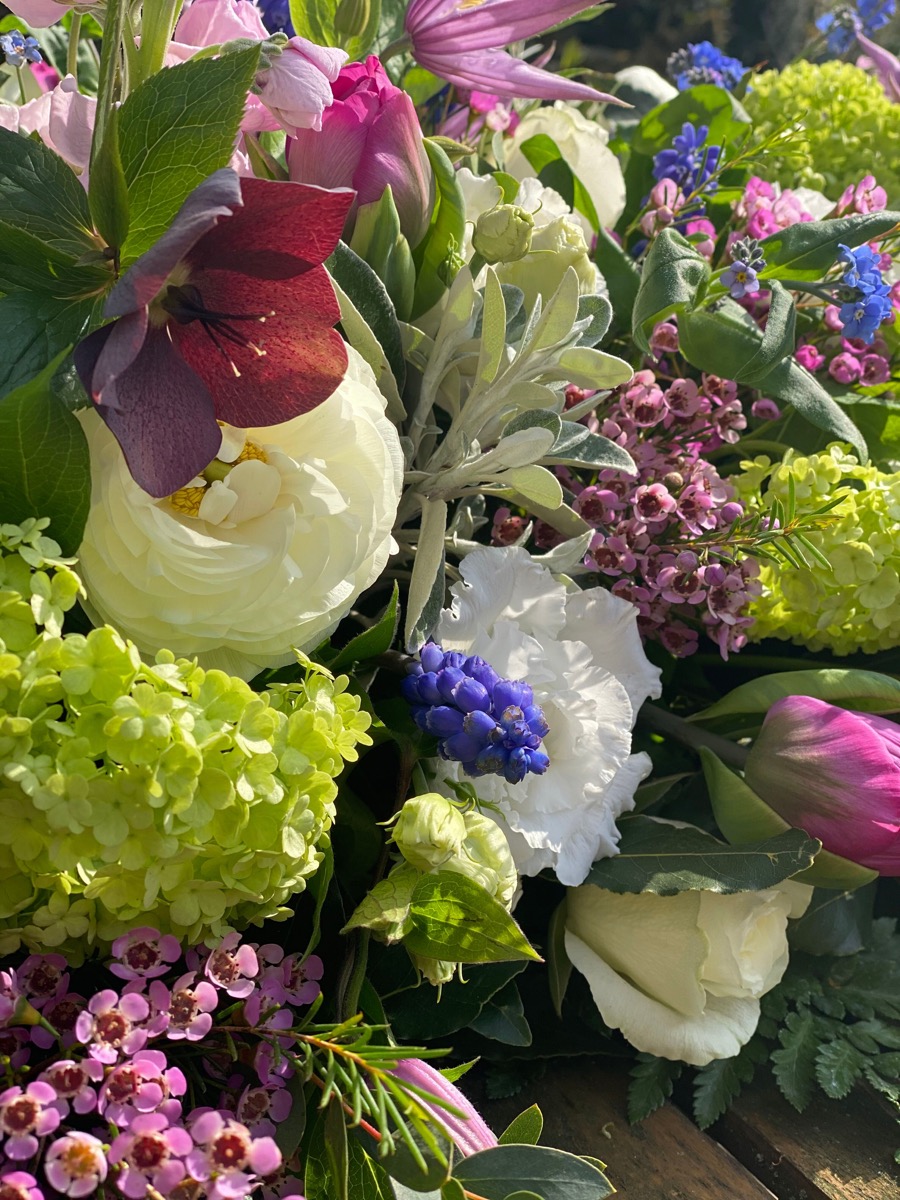 Personal funeral flower tribute